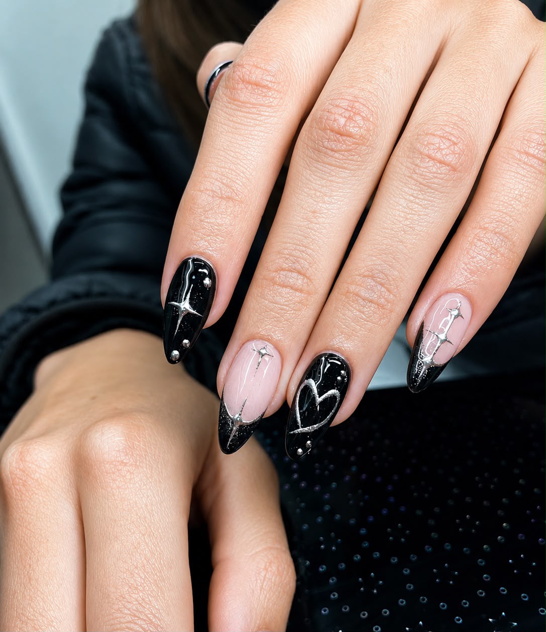 Soft gel negro y blanco con corazones